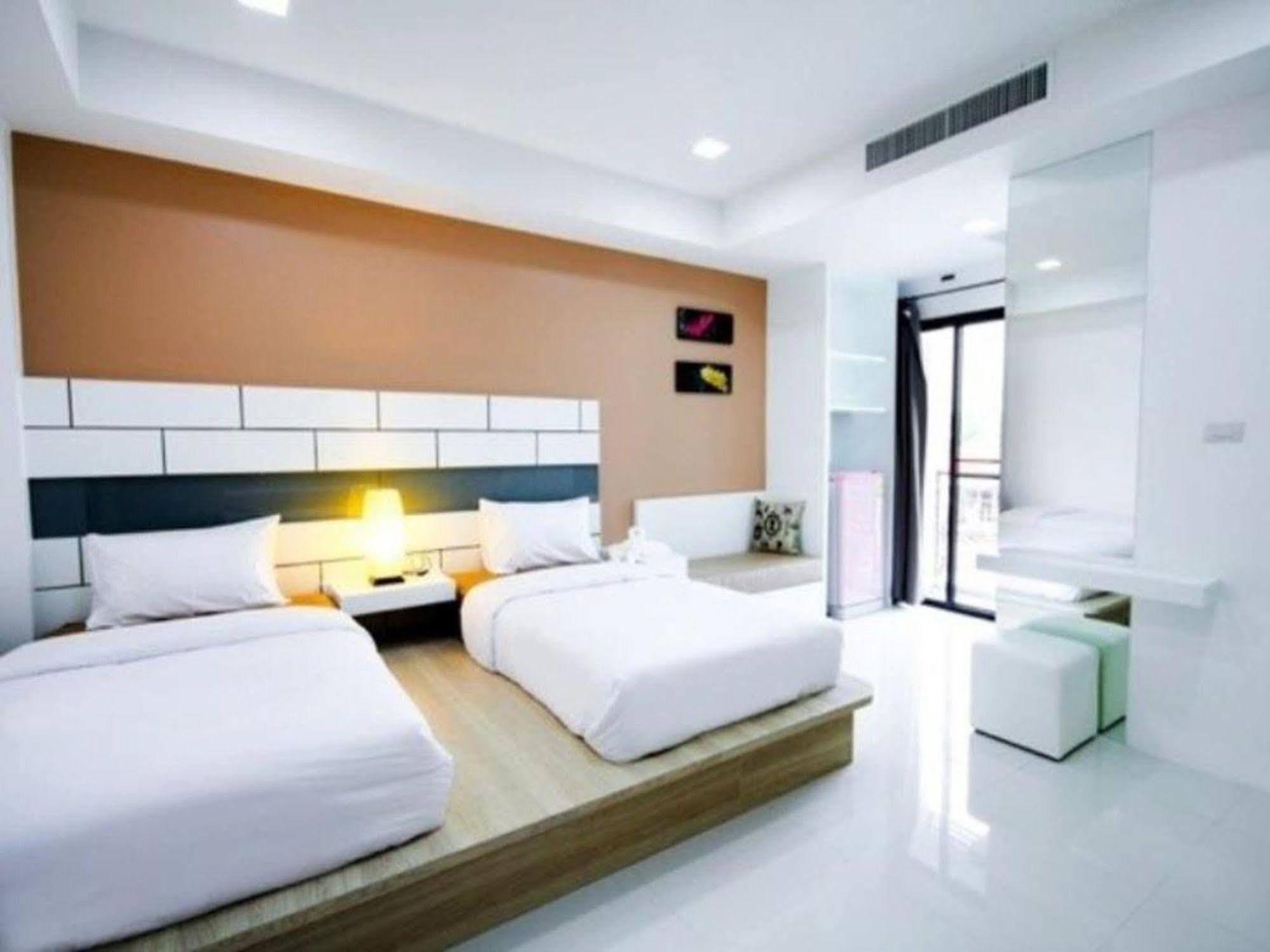 S5 Residence And Cafe Chalong Exterior foto