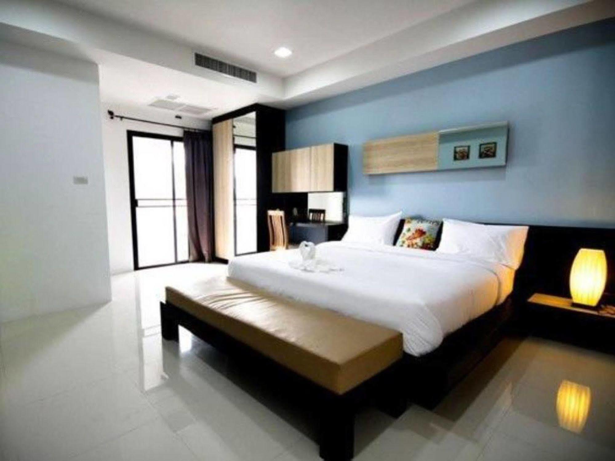 S5 Residence And Cafe Chalong Exterior foto