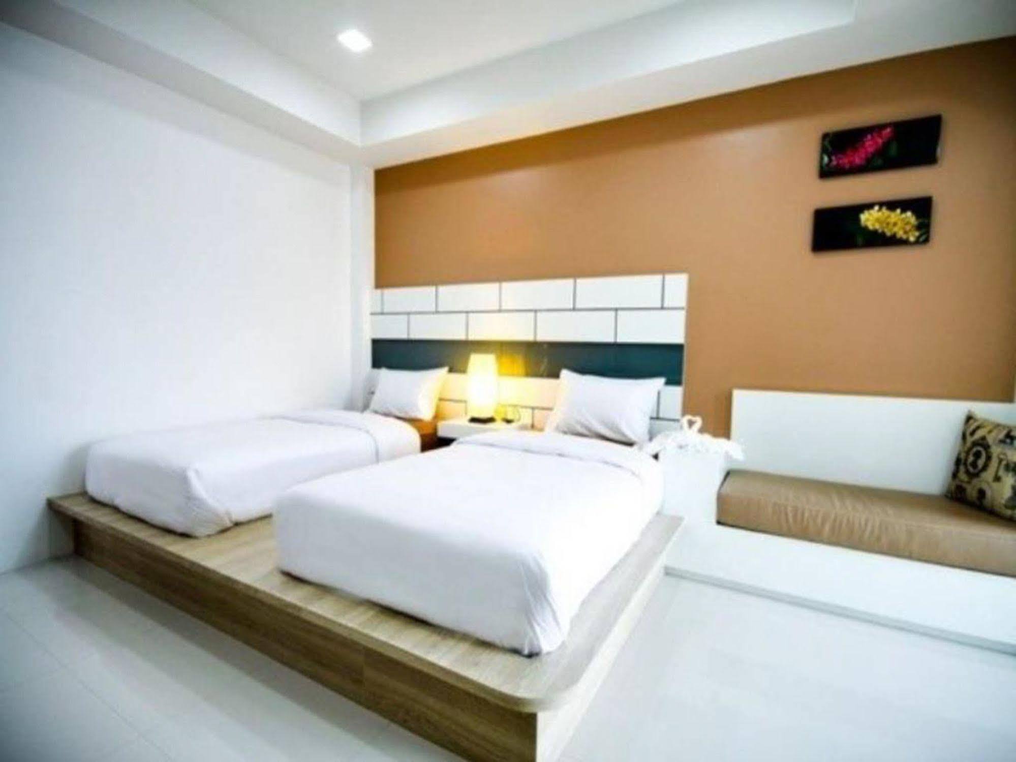 S5 Residence And Cafe Chalong Exterior foto